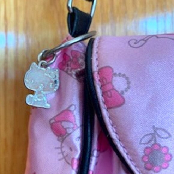 Girls' Hello Kitty Pink /Black Shiny Purse Handbag Kitty Charm Bow Snap 12"x 6" - Picture 3 of 8